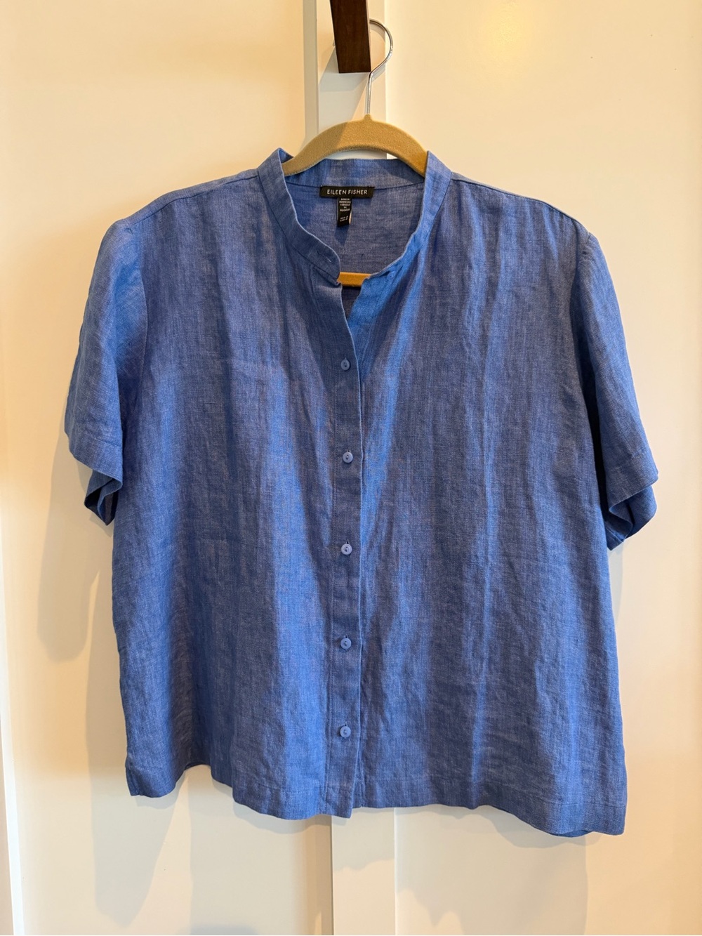 Eileen Fisher Blue Linen Short-Sleeve Button-Front Shirt. Never worn.
